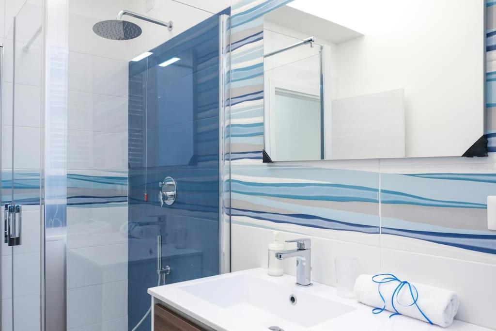 Nizza Apartment In Centro サレルノ エクステリア 写真